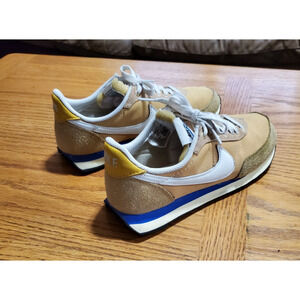Nike Waffle Debut SE Women’s Sneakers – Size 9.5 – Tan/White/Yellow
